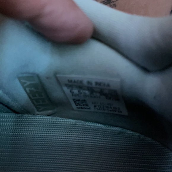 YEEZY BOOST 700 SALT 💯 Authentic - Picture 8 of 11